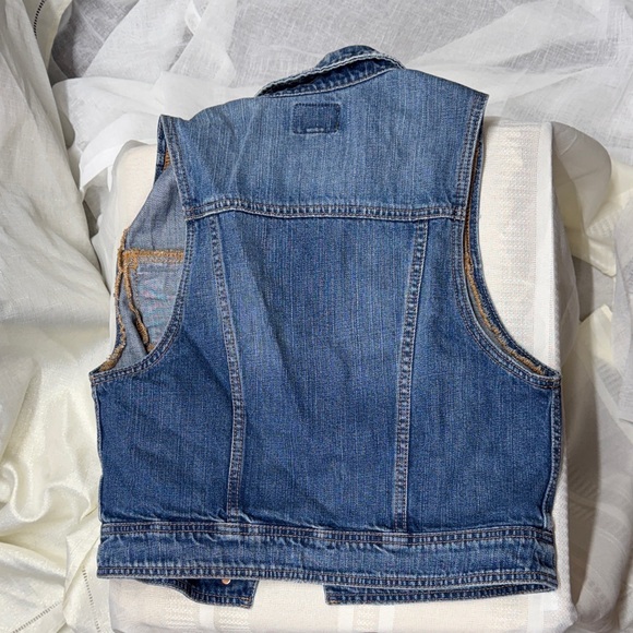 American Eagle Outfitters Blue Tee with Denim Vest - Picture 6 of 8